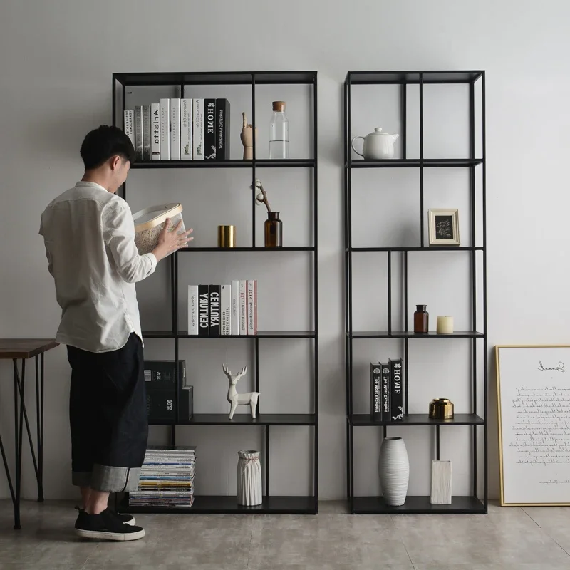 

Скандинавская напольная стальная книжная полка для гостиной, полка из кованого железа, простой стальной каркас, перегородка для хранения всего стен, книжный шкаф