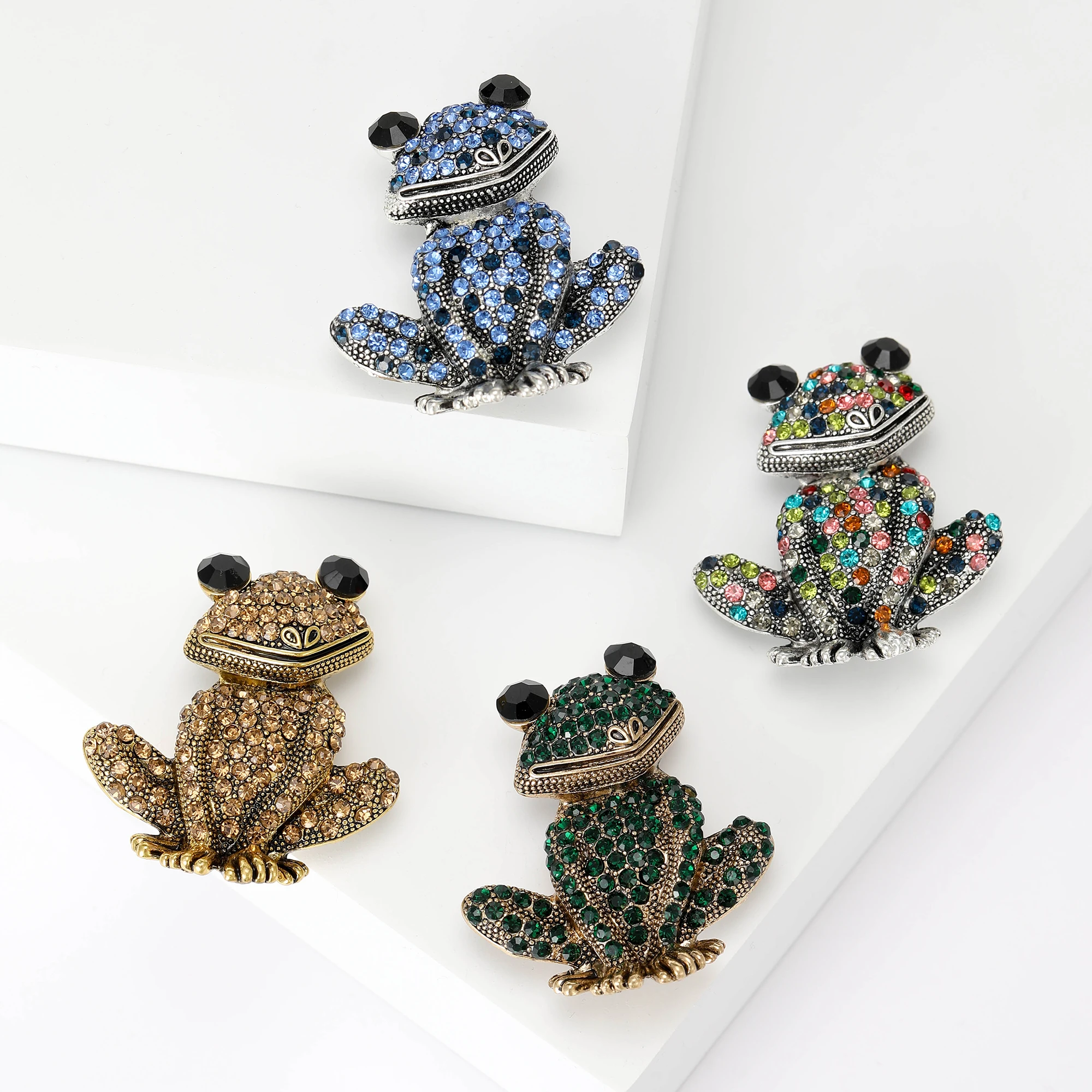 Beaut&Berry Trendy Rhinestone Frog Brooches for Women Unisex 4-color Office Casual Party Brooch Pins Holiday Gifts