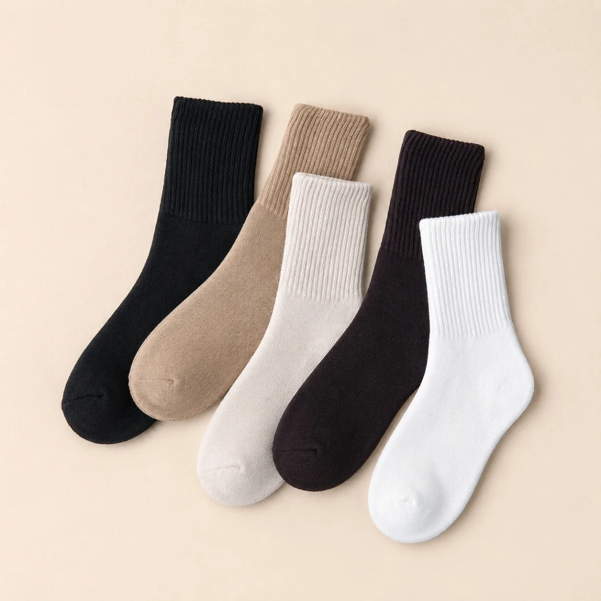 3 Pairs of Socks in Random Colors / 5 Pairs of Multi-Colored Women's Mid-Calf Socks in Solid Colors Black and White, Breathable, Comfortable, Soft, Skin-Friendly, Moisture-Wicking, Gentle, Elegant, Fun, Fashionable, Ve