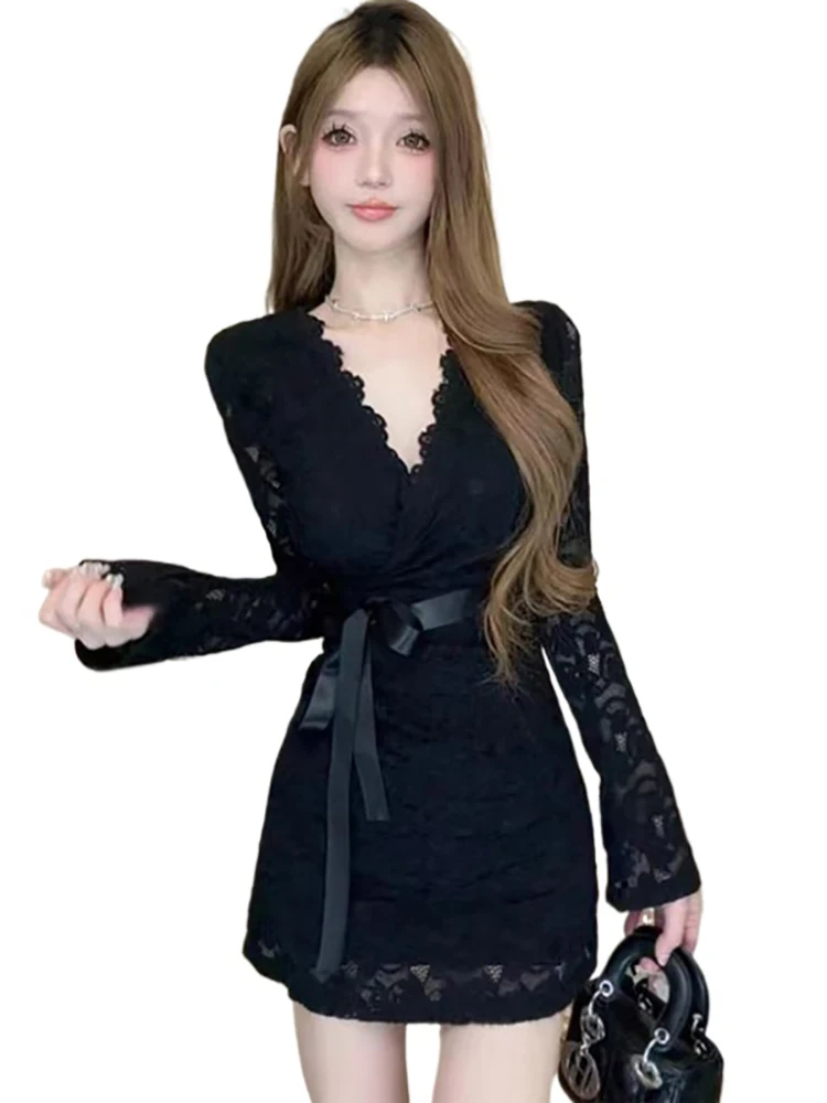 المرأة الوردي الدانتيل الجاكار كم طويل الخامس الرقبة مثير فستان قصير الخريف الشتاء أنيقة مهرجان فستان 2025 الكورية شيك القوس فستان الحفلة الراقصة