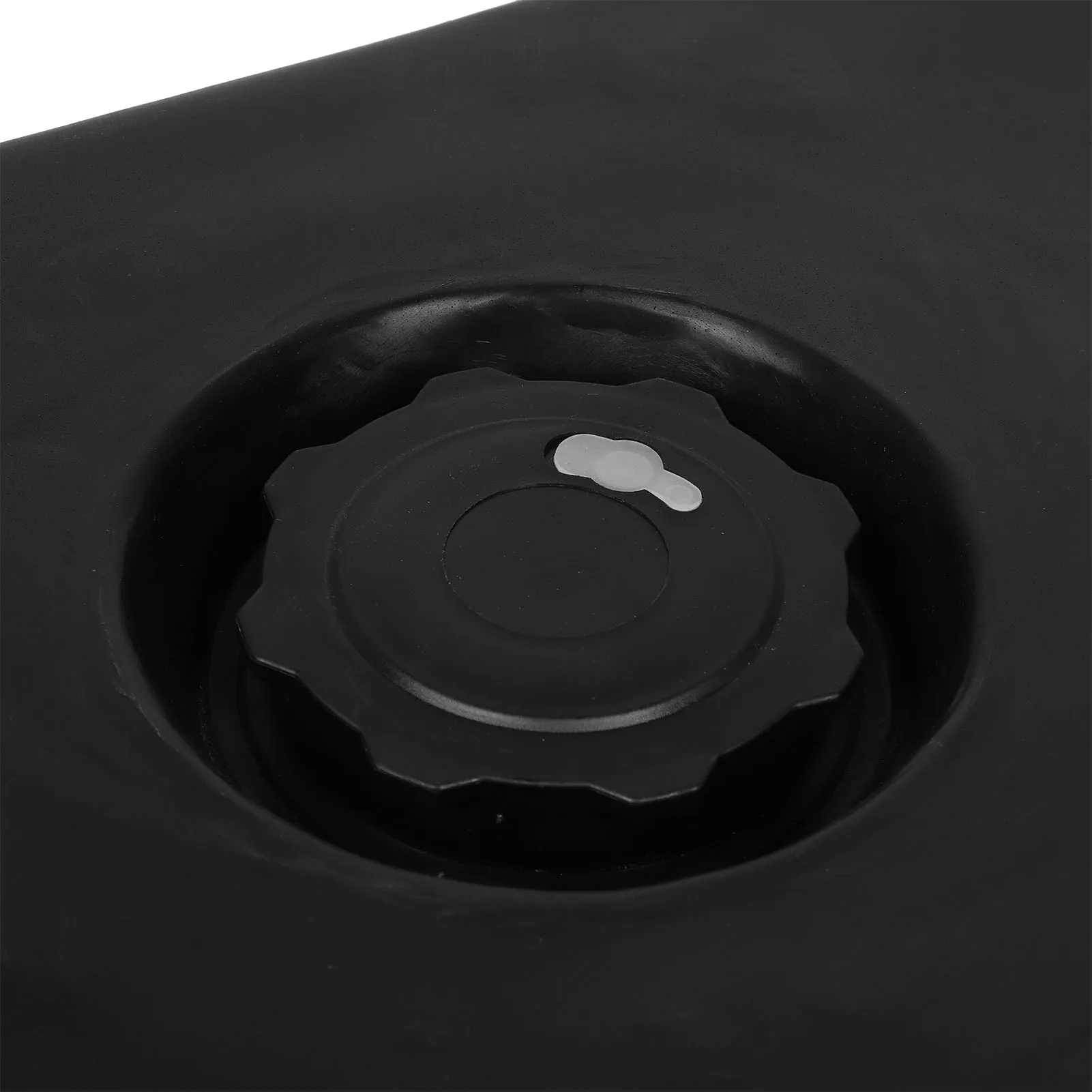 26x13.4x5.5インチ RV 水貯蔵タンク 8ガロン 漏れ防止 耐衝撃性 ブラック RV、トレーラー、キャンピングカー、ボート用