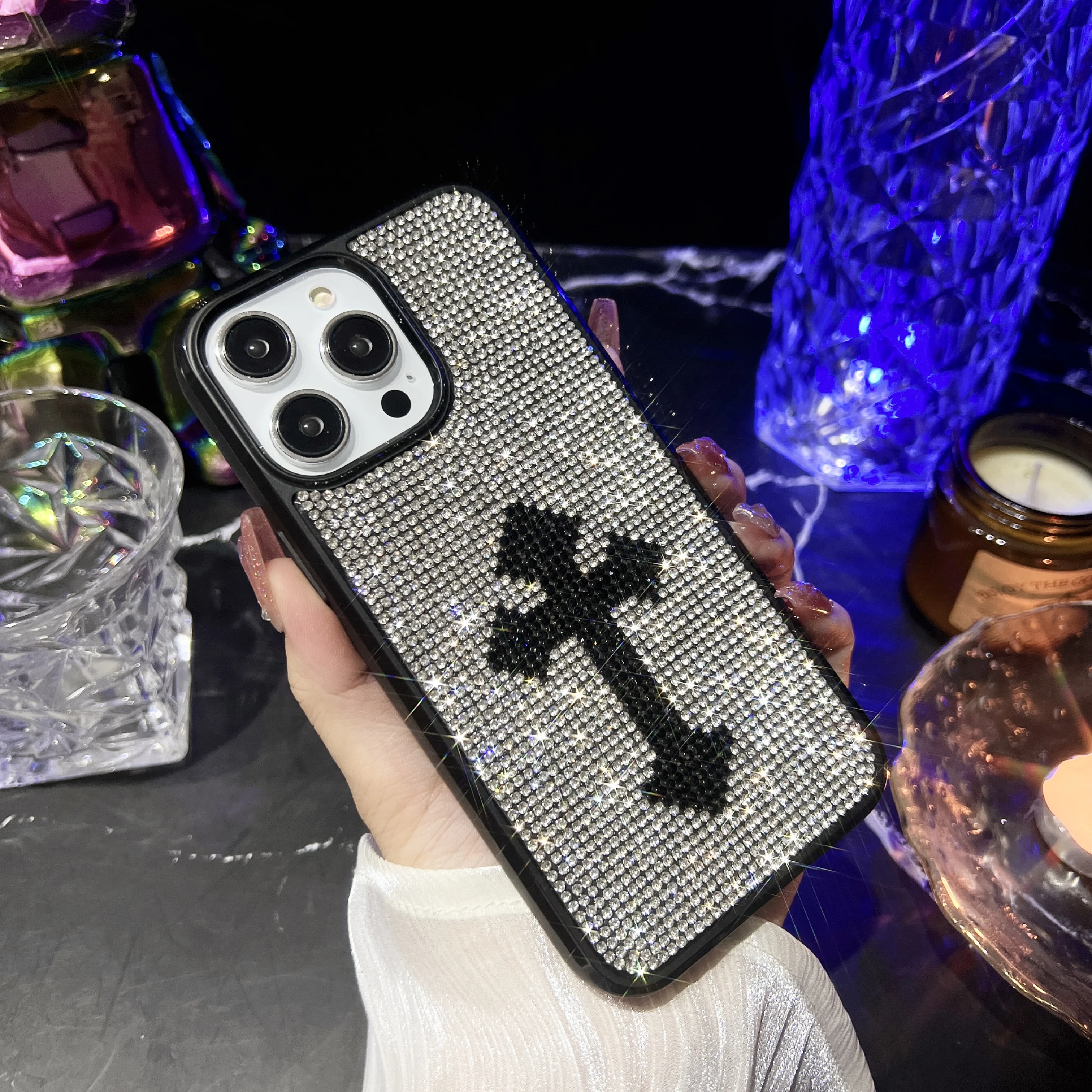Chic Style Luxury Bilng Bling Gothic Cross Rhinestone Shockproof Protective Cover Case For iPhone 16 15 14 13 12 11 Pro Max Plus