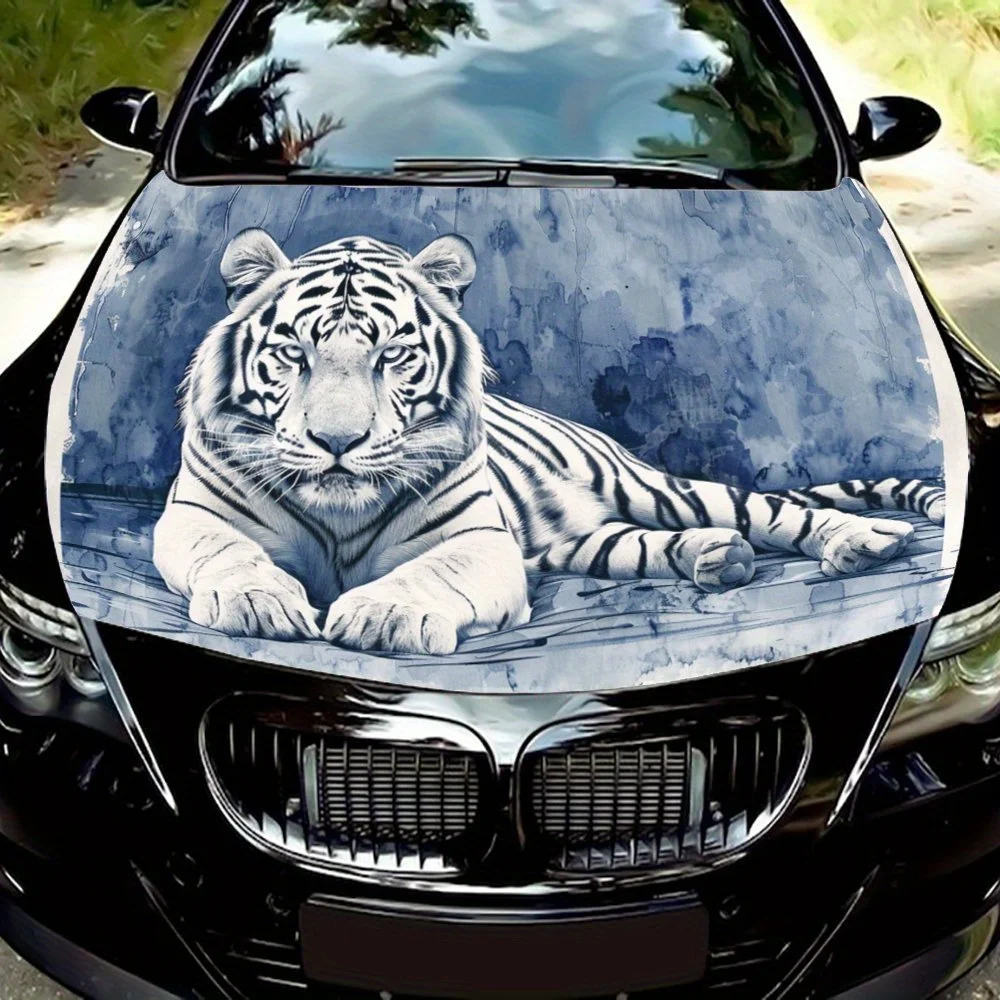 Tigre couché à l'encre bleue : la majesté tranquilique de l'encre et de l'eau ; enveloppes en vinyle pour voiture, graphiques de capot de voiture en vinyle, autocollants pour moteur en vinyle qui