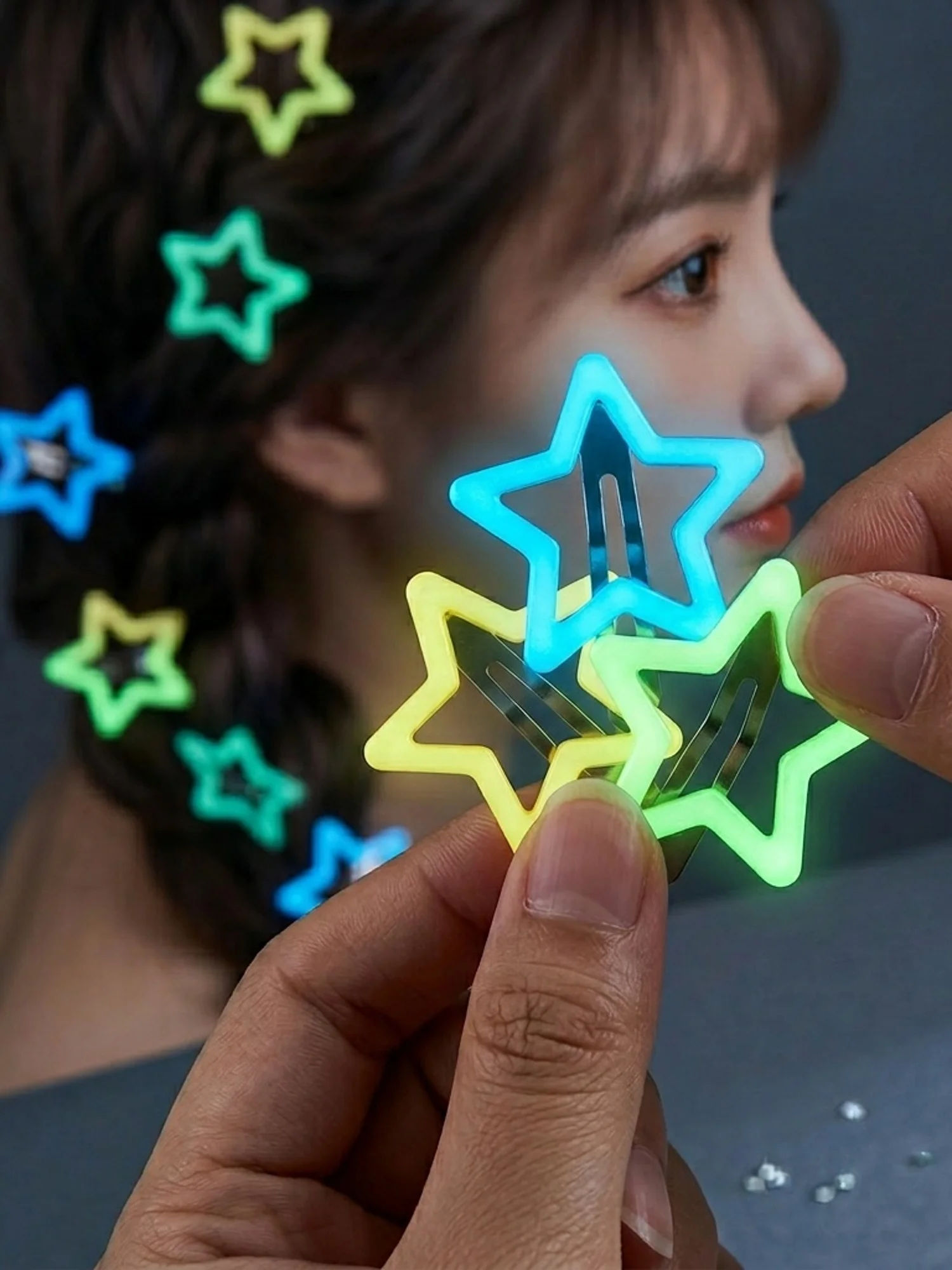 

68 pieces of mixed color star series Y2K luminous hair clips, cute star shaped dopamine BB hair clips, shiny candy colored hair accessories, fashionable and versatile headwear