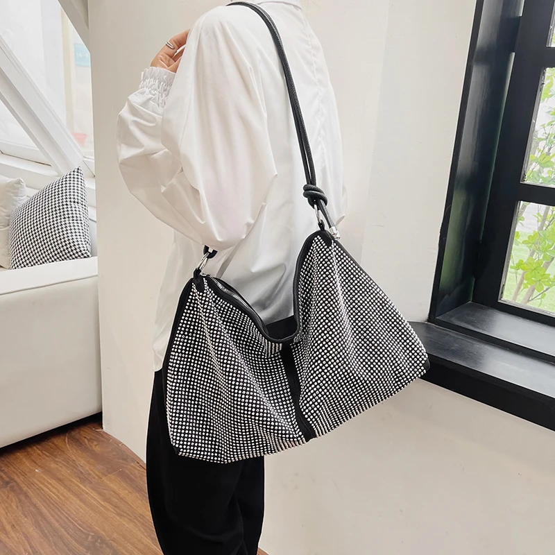 

Sequins Design PU Zipper Shoulder Bags on Sale 2025 New High Quality Trend Sewing Thread Hot Sale Women's Crossbody Bags