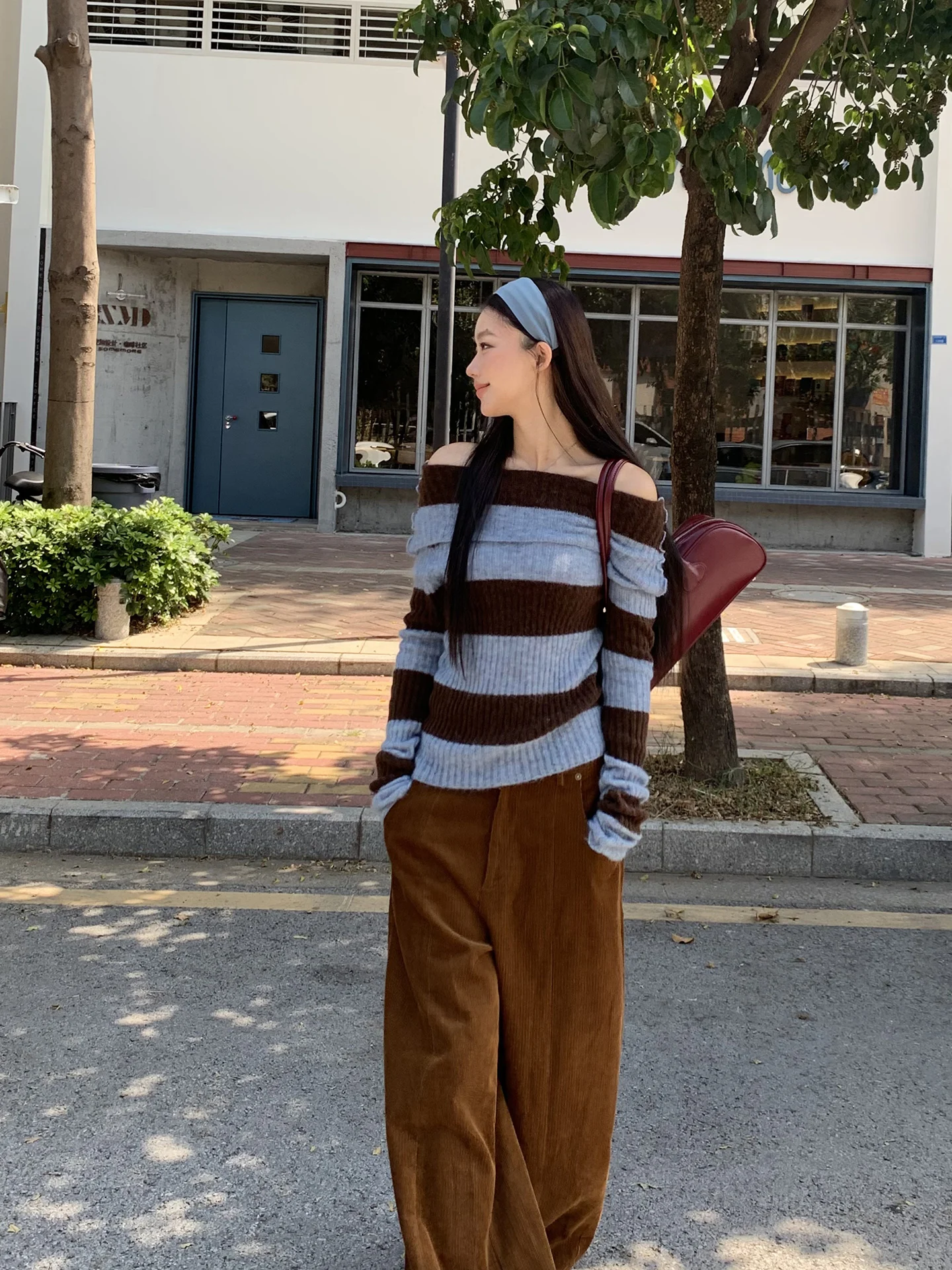 Roter Celebri-Wollpullover für Damen, Lazy High-End Feelings Overhead One-Shoulder, gestrickt, Irt, Herbstsaison, lang, Sve