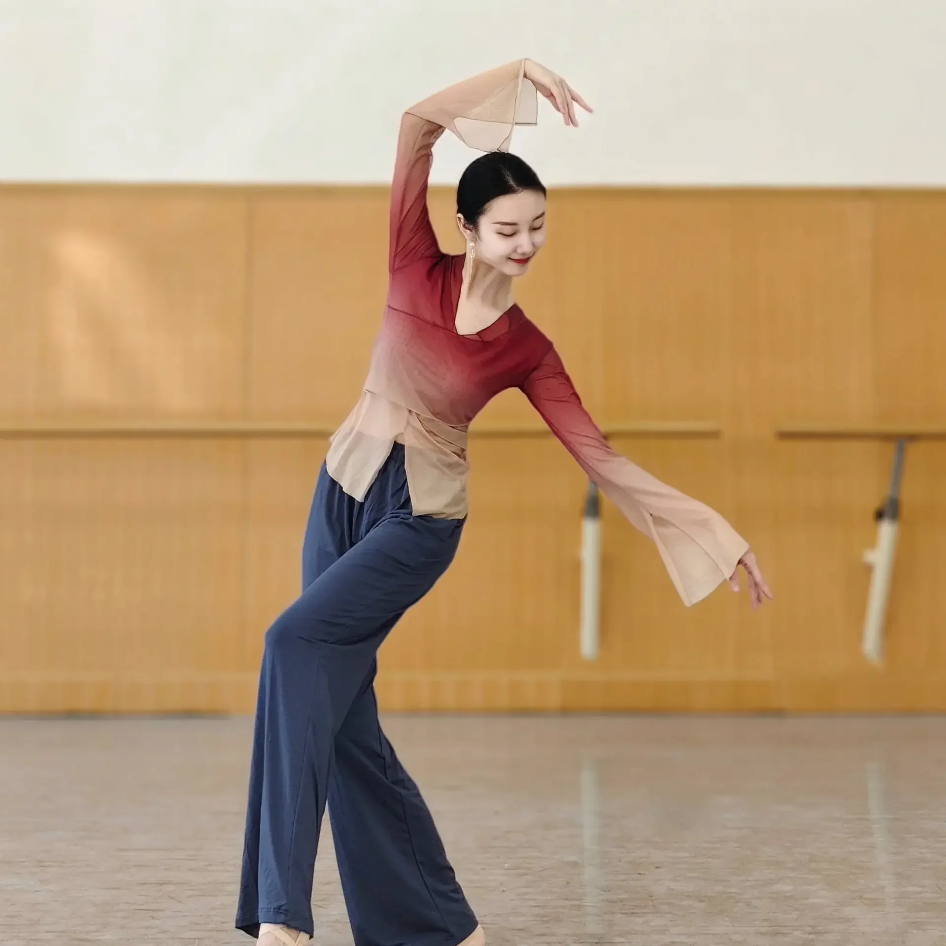 Klassische allmähliche Änderung Körper Reim Gaze Kleidung Praxis Kleidung weiblichen chinesischen Tanz Volkstanz moderne Tanzkleidung