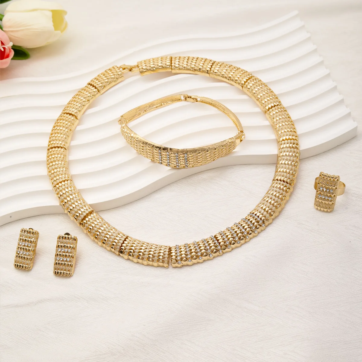 Liffly Fashion مجموعات مجوهرات النيجيرية الهندية للنساء دبي الذهب اللون الزركون قلادة أقراط سوار حفل زفاف الزفاف #2