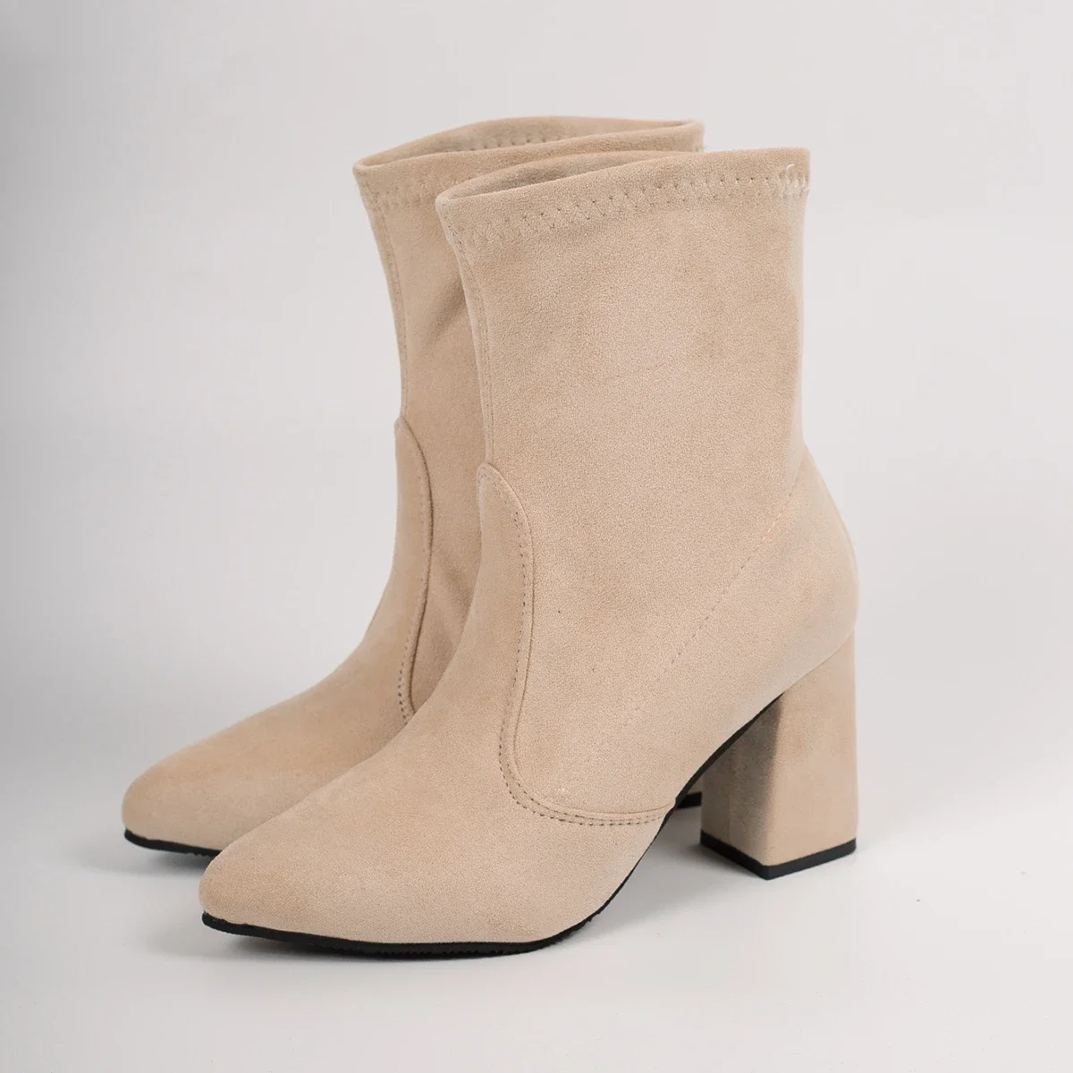 Herbst/Winter Damen-Stiefeletten mit dicken Absätzen und spitzer Spitze aus Wildleder. Modische rutschfeste Outdoor-Stiefel im europäischen und amerikanischen Stil – Detail 28