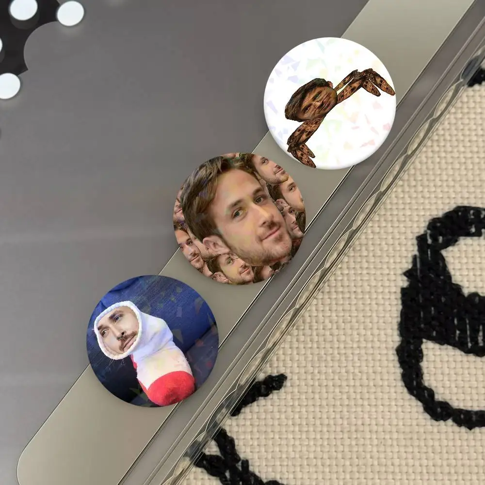 Actor R-Ryan G-Gosling Funny Badges Soft Button Pin Bright Printed Icon Gift For Friends Badge Collar Brooch Lapel Pin Metal