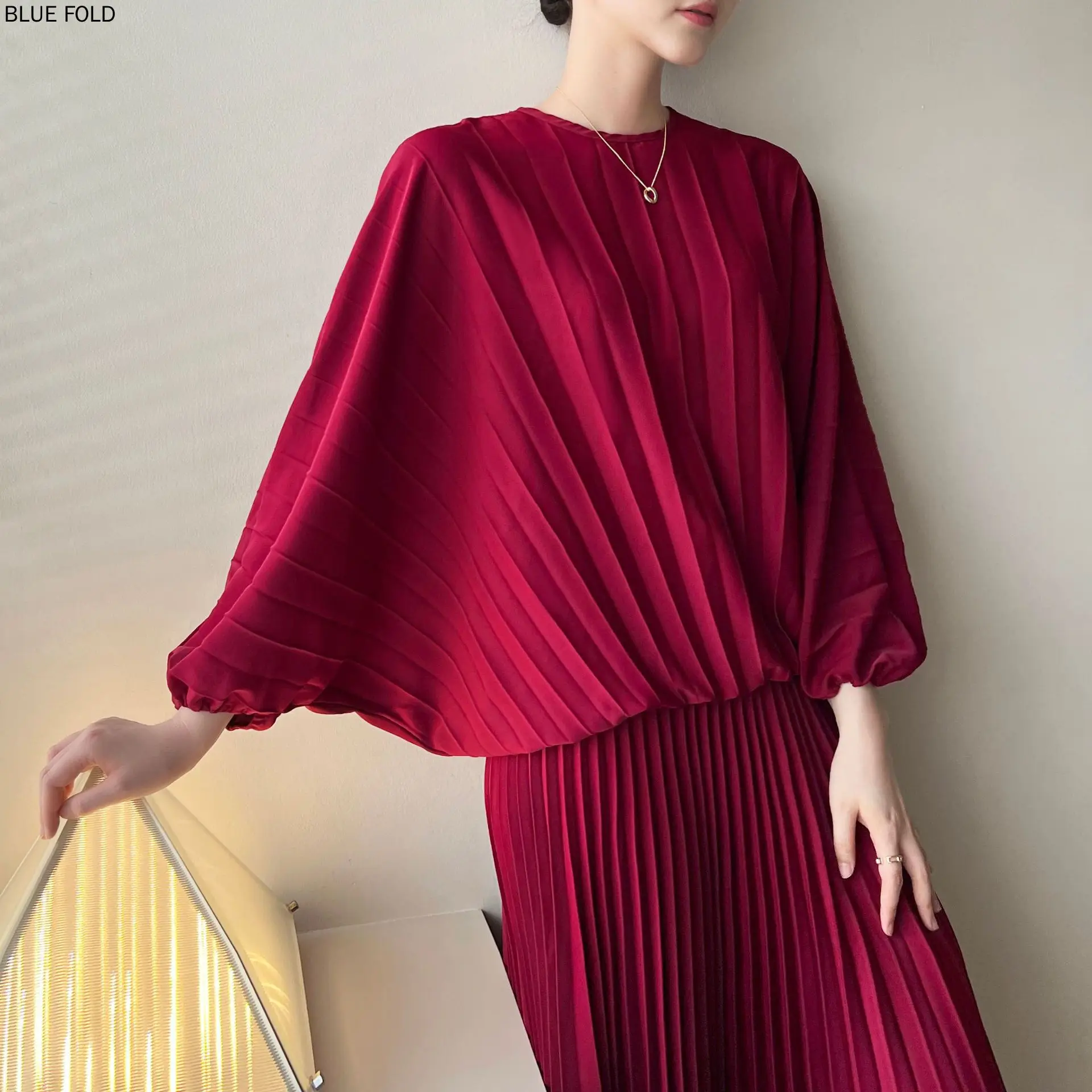 Осенне-весенняя новая высококачественная морщинистая свободная футболка большого размера Miyake, универсальная повседневная футболка в ленивом стиле, топ PLEATS