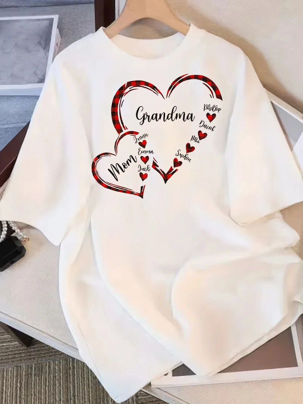 Camiseta Casual de Manga Corta para Mujer - Camiseta con Cuello Redondo y Estampado de Corazón Rojo con la Frase "Guess Love", Camiseta Gráfica para el Día de la Madre