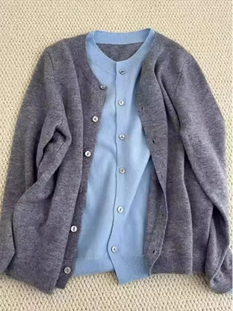 เสื้อคาร์ดิแกนถักแบบเกาหลี คอกลม เสื้อสเวตเตอร์ผู้หญิง ใส่เป็นเสื้อตัวใน เสื้อถักเนื้อนุ่ม ใส่ได้ทั้งฤดูใบไม้ร่วงและฤดูหนาว เข้าชุดกับเสื้อตัวนอกได้