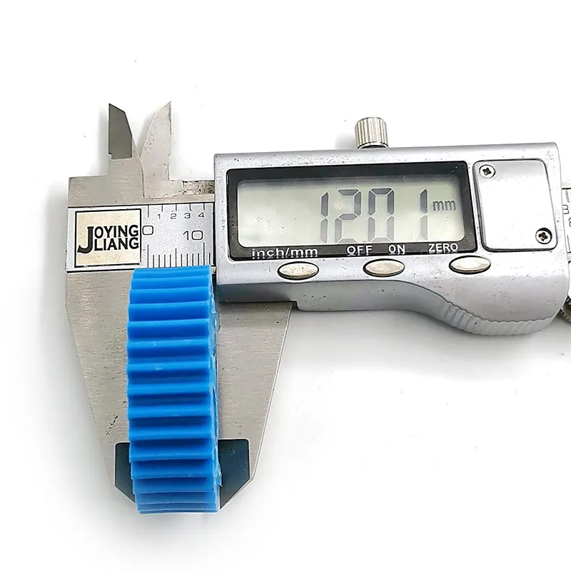 36T Hitam 608RS Bantalan Gigi Kendaraan Listrik OD = 38Mm Nilon Tahan Lama Pinion Warna Biru Putih