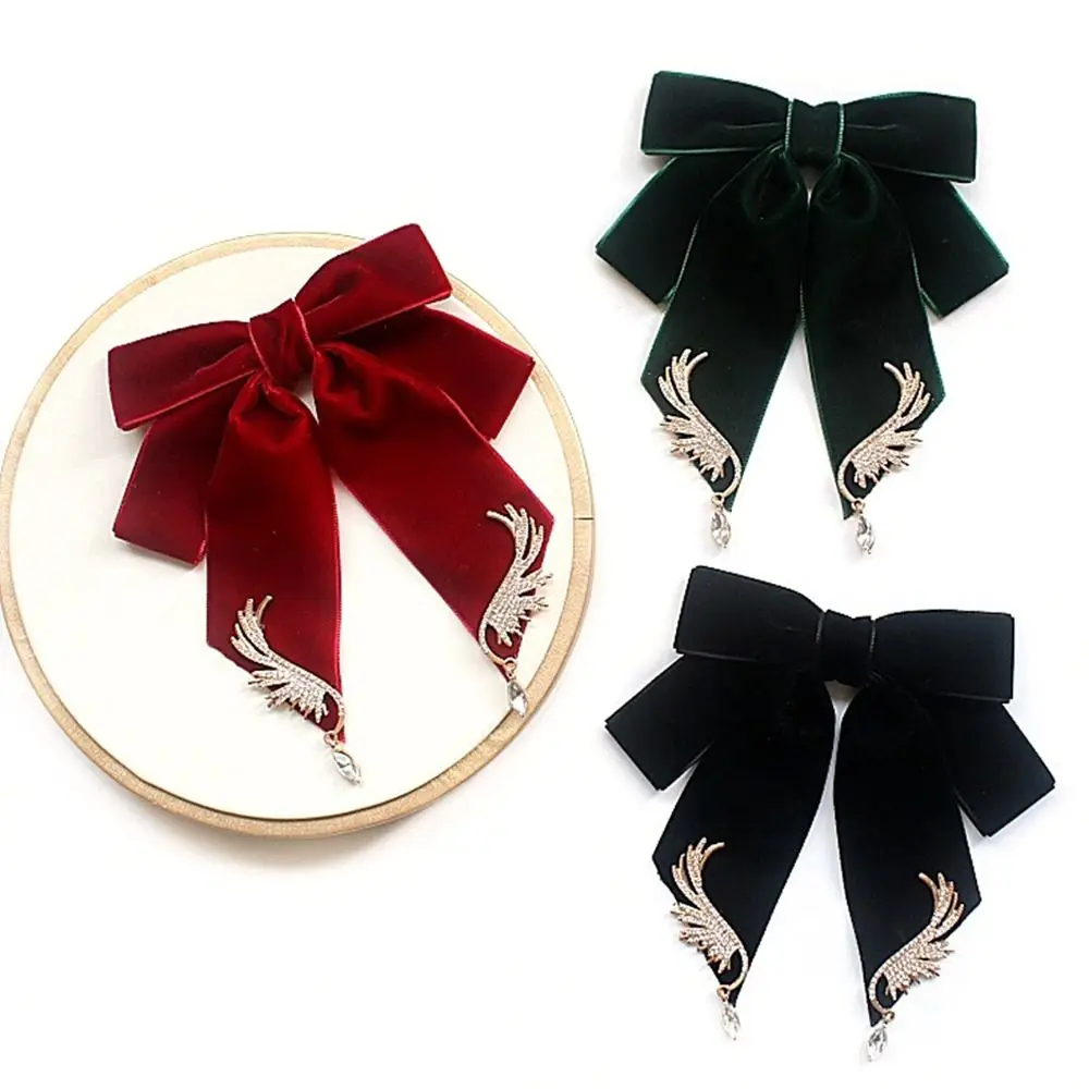 New Retro Velvet Bowtie Business Elegant Collar Rhinestones Jewelry Korean Fabric Bow Brooches Women and Man