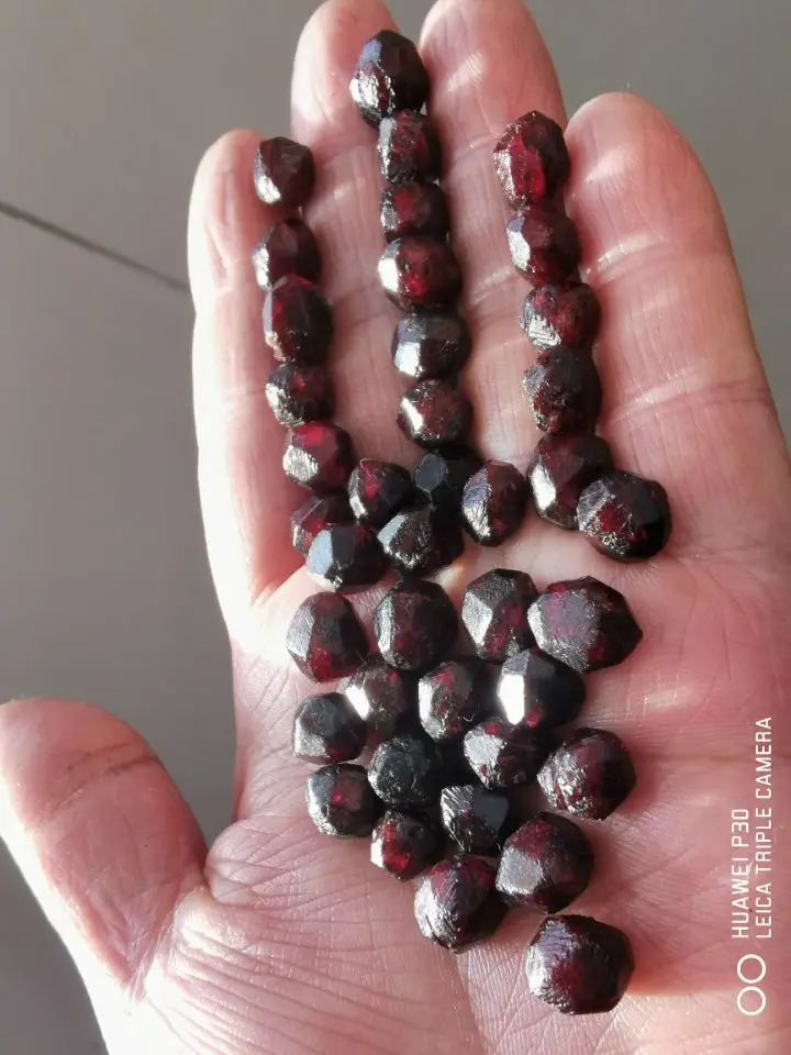 20pcs Natural Raw Rough Red Garnet Gemstone Rare Reiki Stone Crystals Specimens