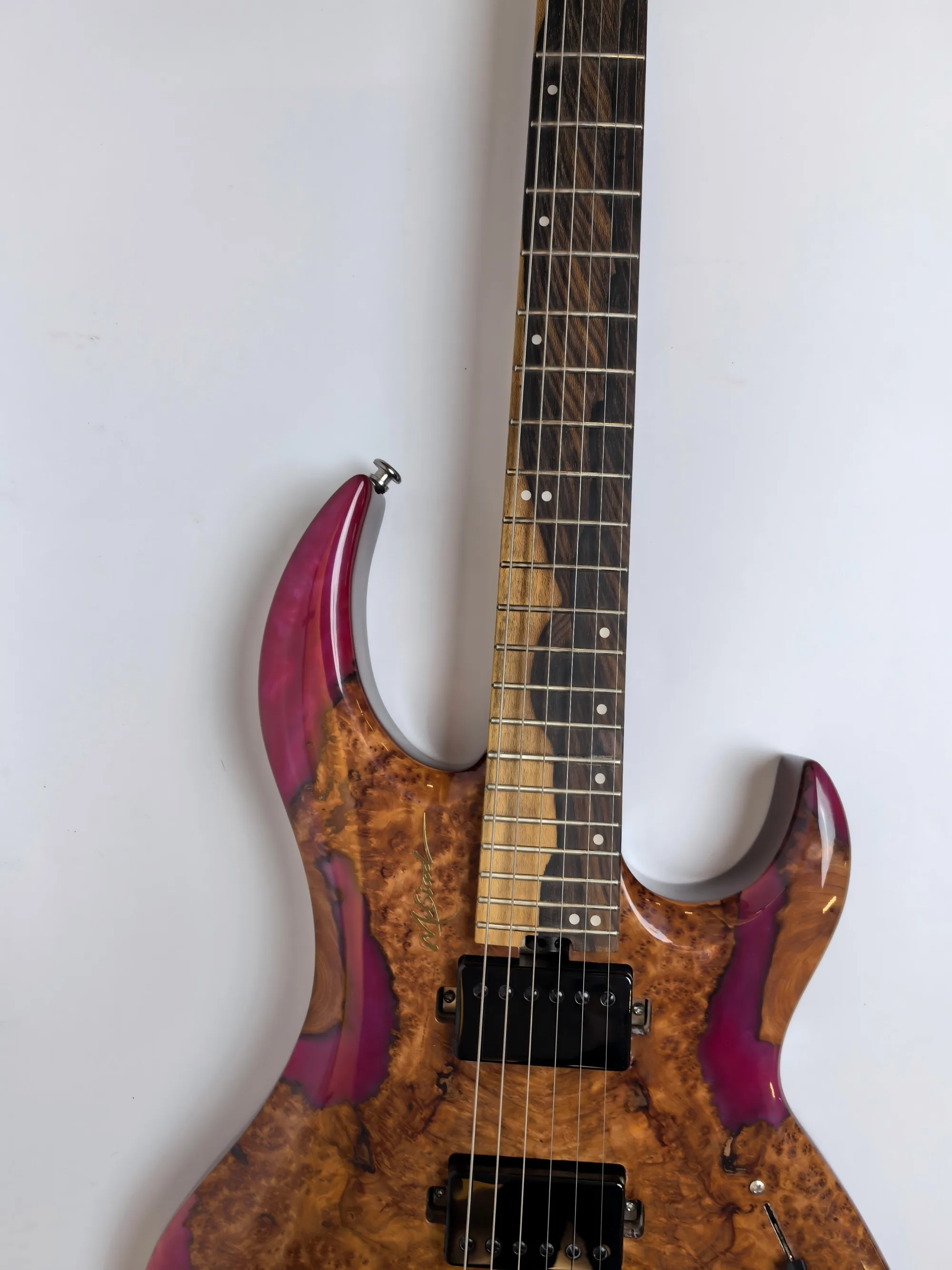 Factory direct, African mahogany, 24 products headless electric guitar,Acid wood fingerboard， stock 1, customizable.