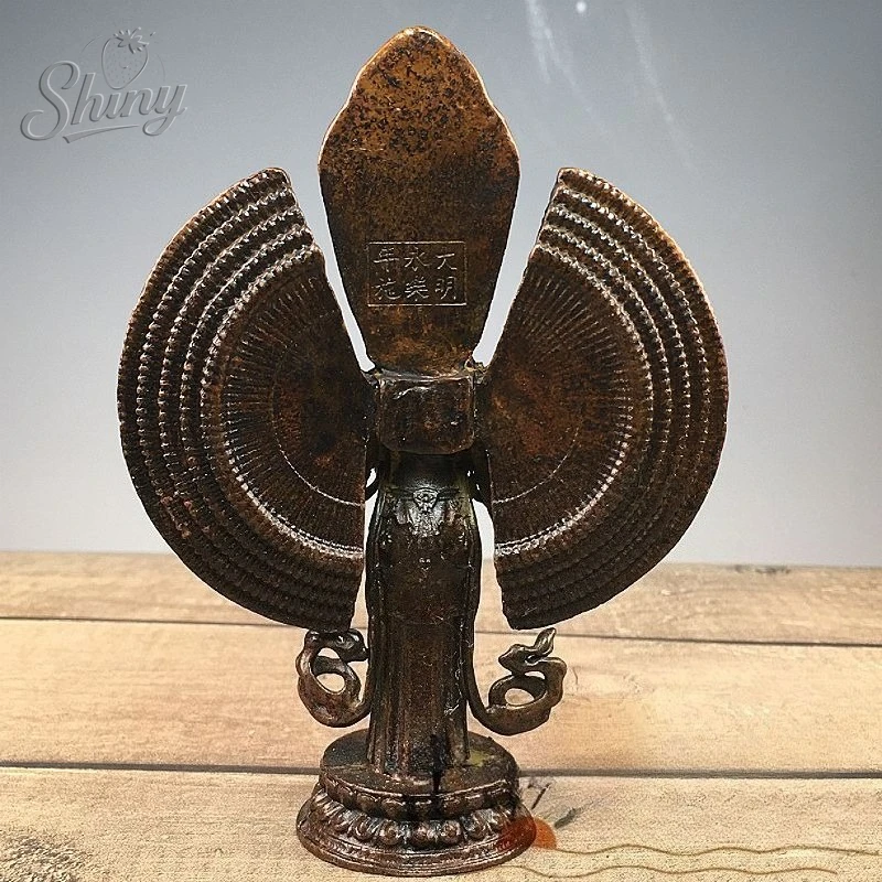 البوذية التبتية أحد عشر وجهًا آلاف المسلحة أفالوكيتيشفارا بوديساتفا تمثال برونزي لعرض العبادة المنزلية