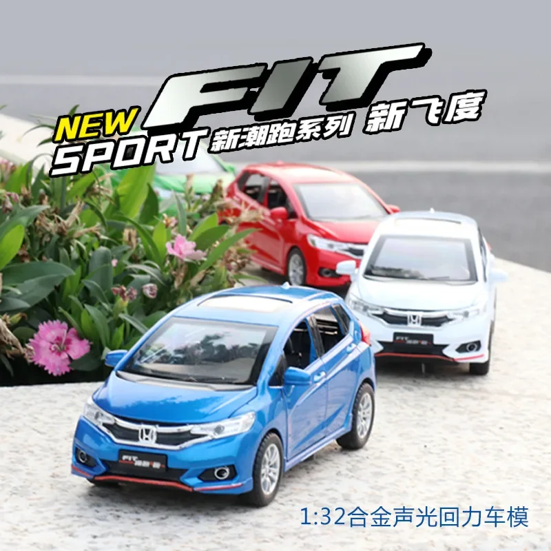 1:32 Honda Fit Alloy Model Car Metal Diecast Car Simulation Sound And Light Pull Back Toy Car For kids Collection Gifts A106