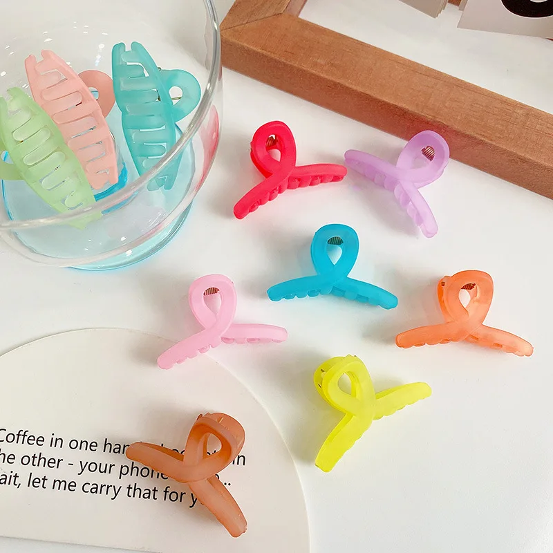 

2 шт. Детские милые корейские матовые маленькие заколки-крабы для волос, летние заколки-крабы для девочек, заколки-акулы для челки, 4 см