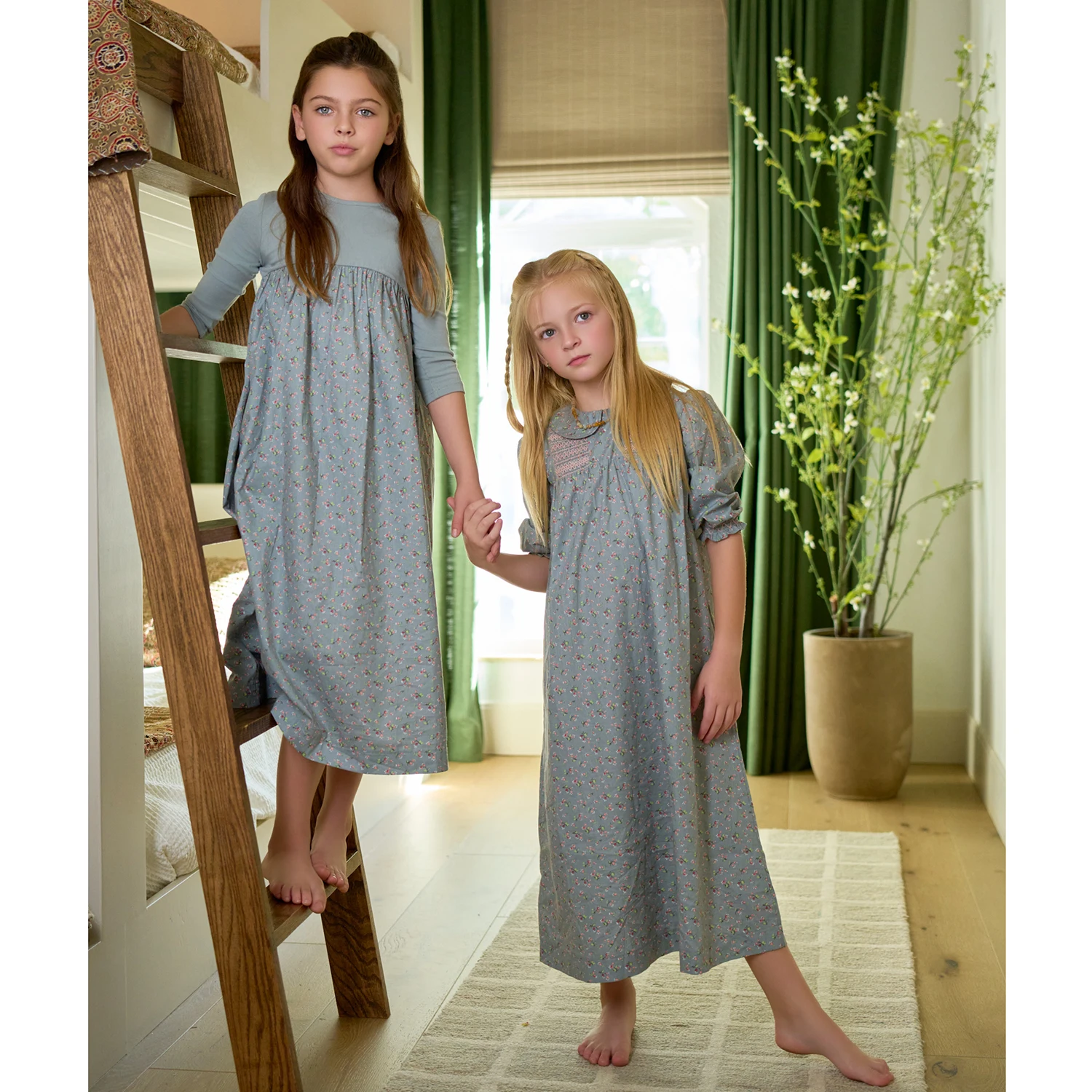 Коллекция платьев AS SS26: Платье-сарафан для девочек с цветочным принтом, платье с вышивкой, лоскутное платье для мальчиков, семейная одежда в едином стиле