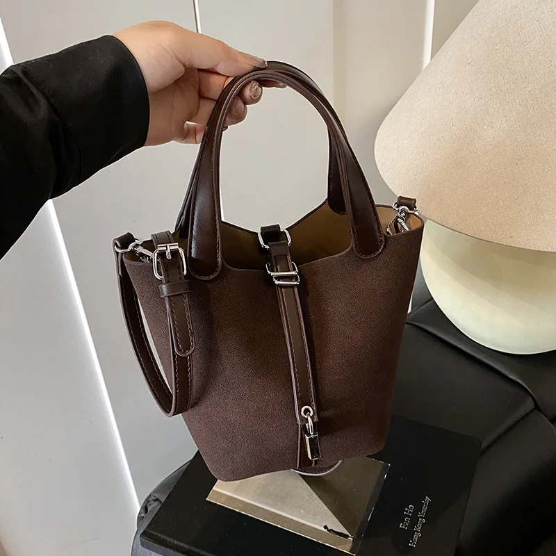 

2025 New! Women's Simple Retro Matte Small Brown Bucket Bag - Versatile Fashionable Messenger Style