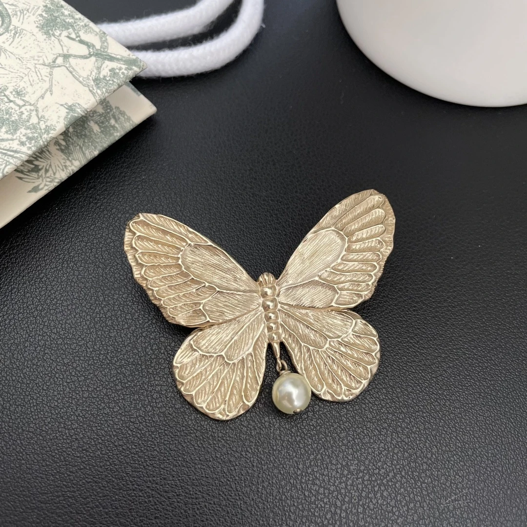 Retro Exquisite Metal Carved Insect Butterfly Hair Clip