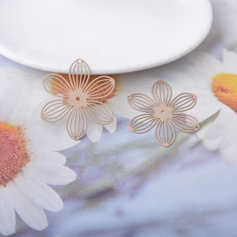 20 Stück AB9270 Messing-Schmuckanhänger, hellgoldene Blumen-Charms, bemalte Verbindungsstücke, Anhänger für DIY-Ohrringe für Frauen, Zubehör – Detail 10