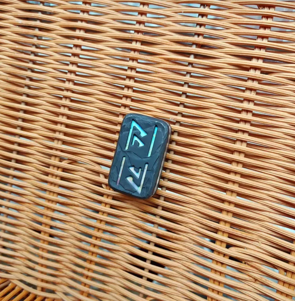 

Б/у EDC JJEDC CREATING MOUNTAIN: Фиджет-слайдер из титанового сплава с текстурой камня, игрушка для снятия стресса