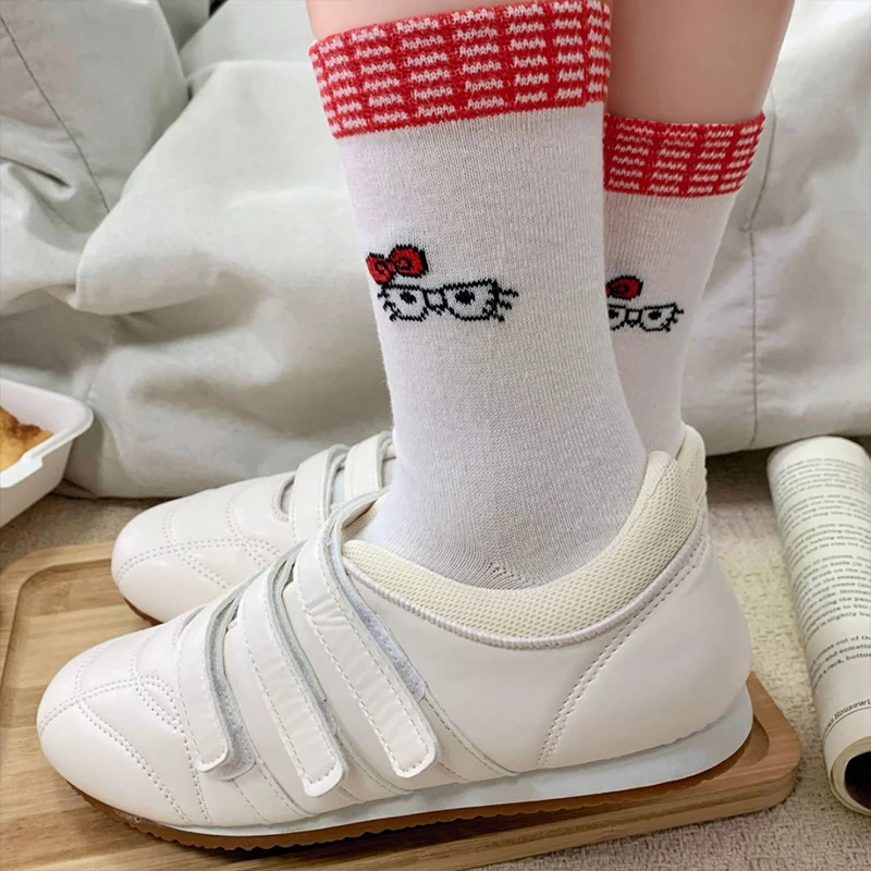 Simpatici calzini a metà polpaccio scozzesi HelloKitty Calzini da donna ricamati con nodo a farfalla rovesciato Calzini versatili alla moda