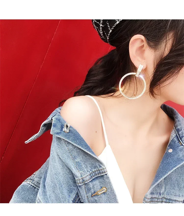 

Simple personality versatile jewelry Tears of an Angel Crystal from Austrian 925 silver needle round temperament earrings female