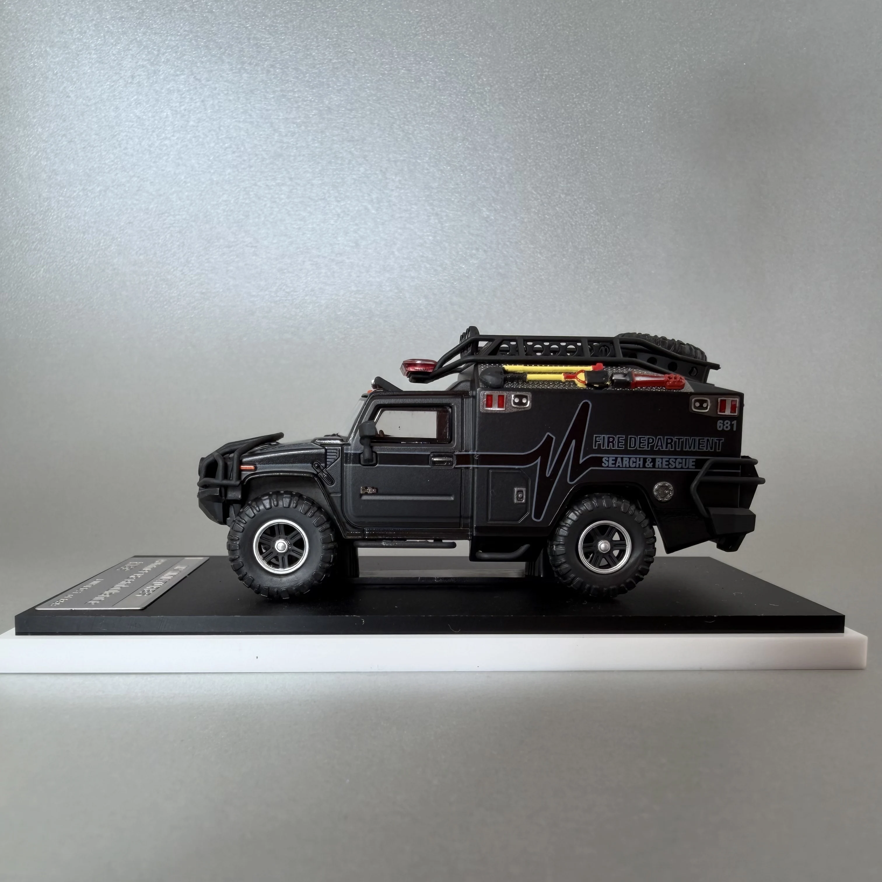 MK 1/64 Hummer H2 Ambulance FIRE DEPARTMENT SEARCH & RESCUE APAxpo