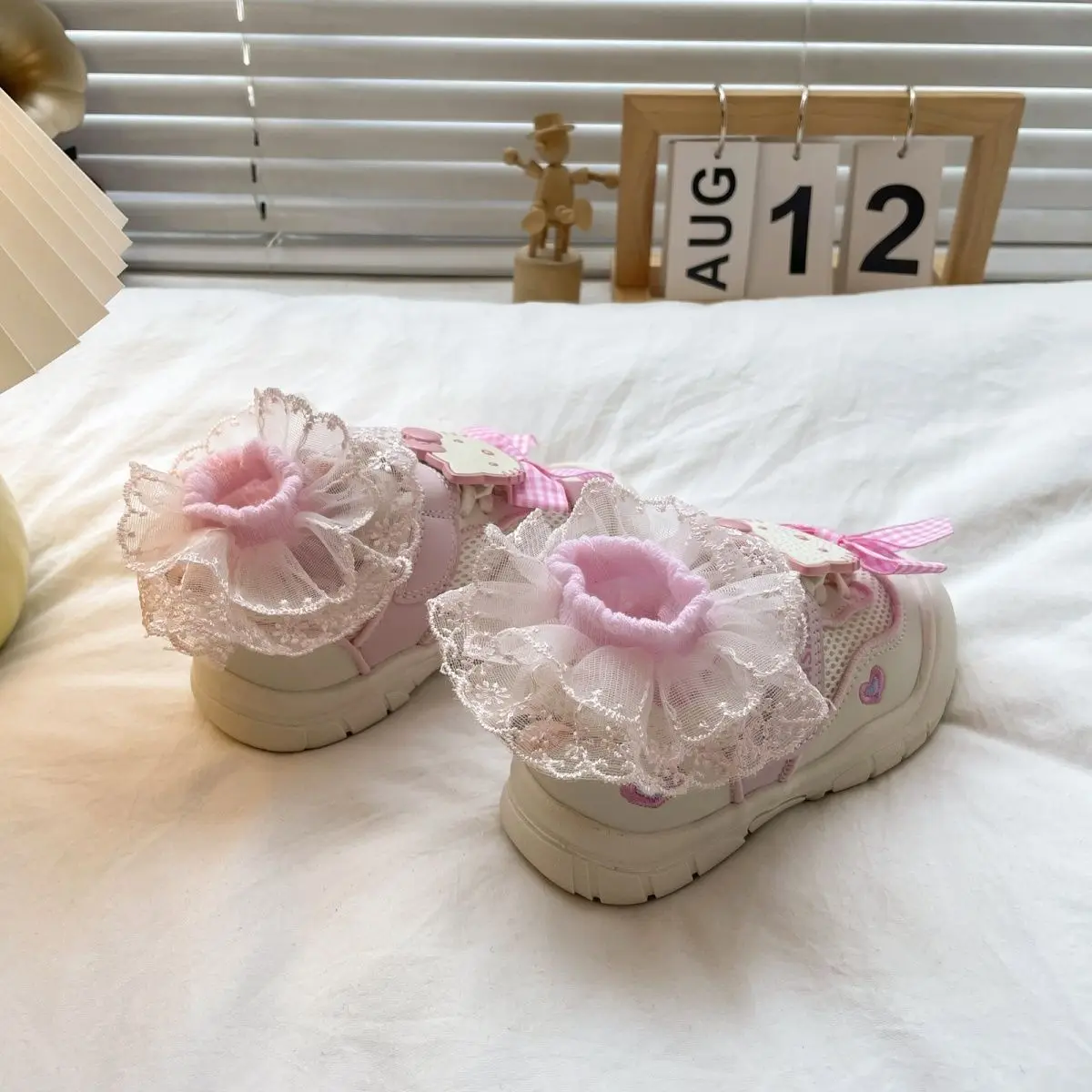 サンリオ ハローキティ キュートデザイン 新しいパンシューズ 甘くて柔らかい Y2K 女子学生 厚底シューズ トレンド 多用途 スポーツボードシューズ