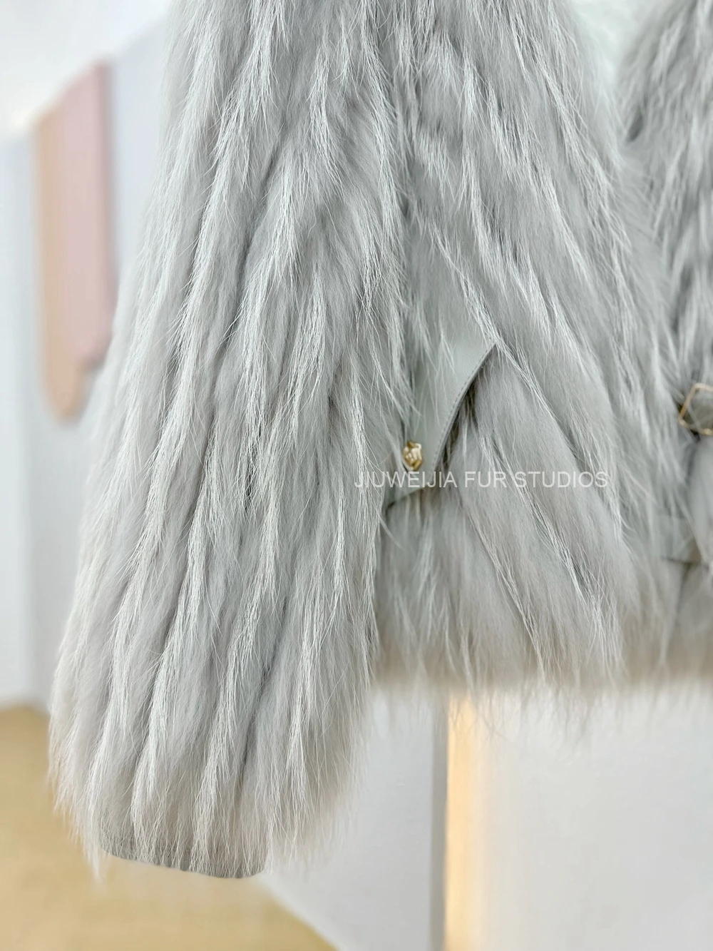 2026 Winter New Fur Strip Sewed Together Short Style Thin Raccoon Fur Fox Fur Coat Young Women's Coat