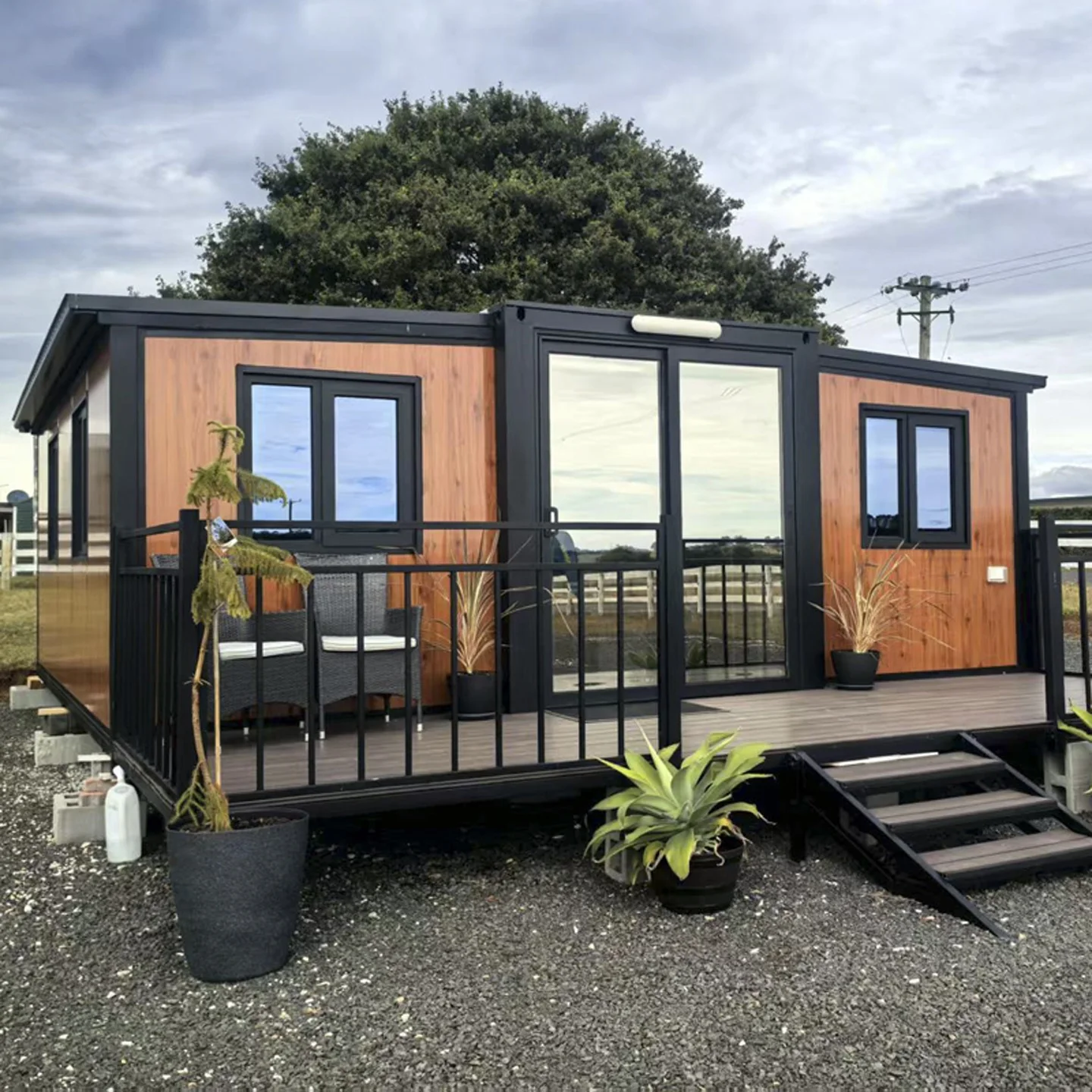 Steel Expandable Container House Modular Double-Wing Folding Waterproof Mobile Villa Use Export 2.5mm Thick Modern Design