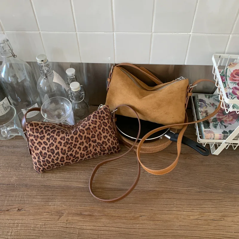 

Новая модная удобная и универсальная текстурированная сумка через плечо, женская повседневная сумка на плечо, винтажная упрощенная сумка-подушка для путешествий