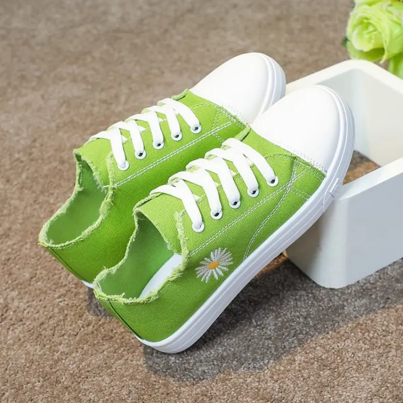 Nieuwe Mode Lente Zomer Vrouwen Canvas Schoenen Platte Sneakers Vrouw Vrijetijdsschoenen Lage Bovenzijde Veters Witte Schoenen Vrouw Vulkanische Schoenen