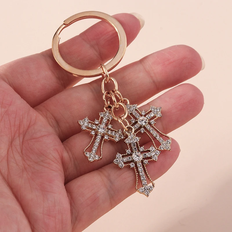 Aihua Schillernder Kristall-Kreuz-Schlüsselanhänger für Damen und Herren, goldfarben, religiöser Jesus-Kruzifix-Schlüsselanhänger, christlicher Schmuck – Detail 2