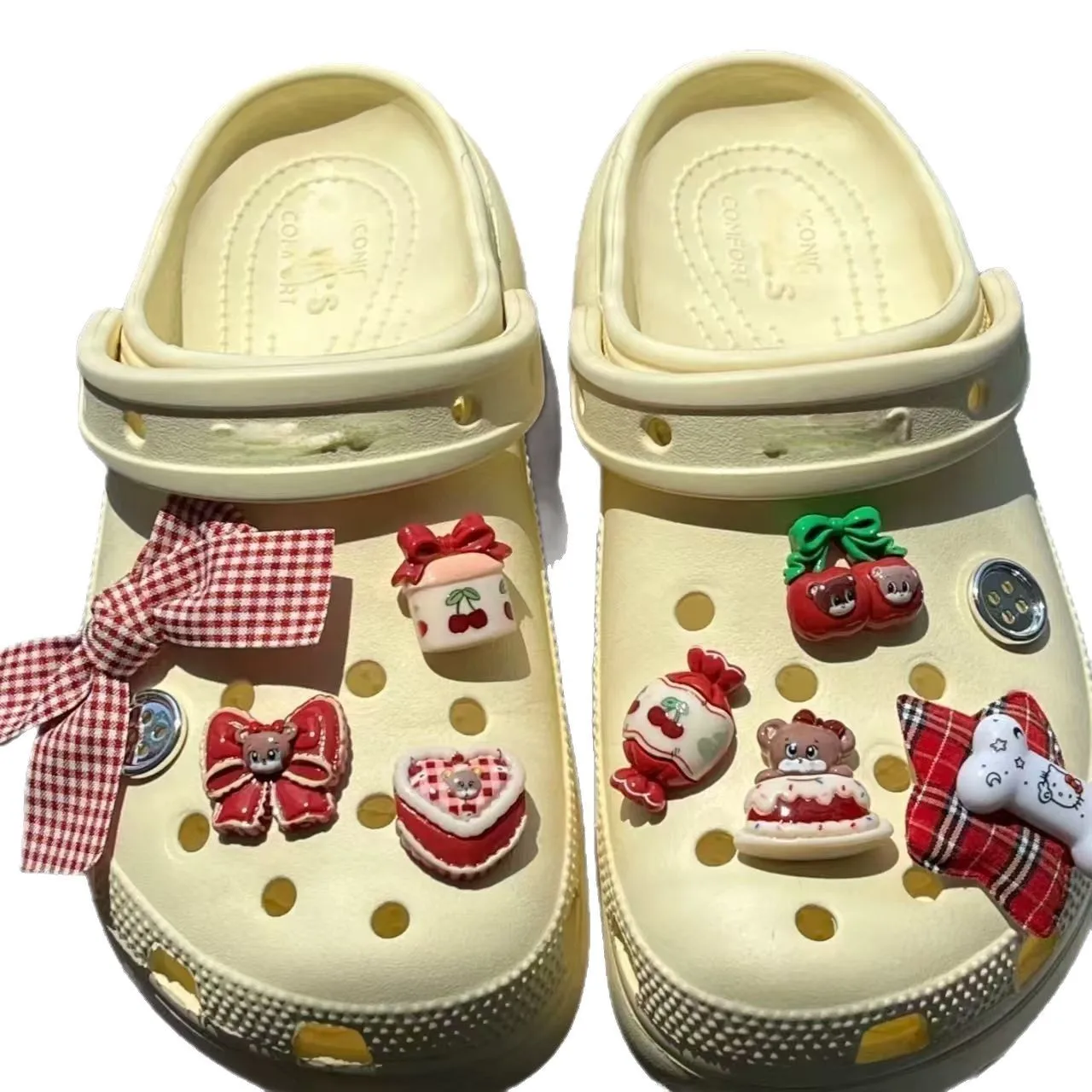 جديد لطيف كعكة الكرز ثقب الأحذية زهرة الملحقات القوس انفصال إكسسوارات أحذية هدايا الرجال والنساء