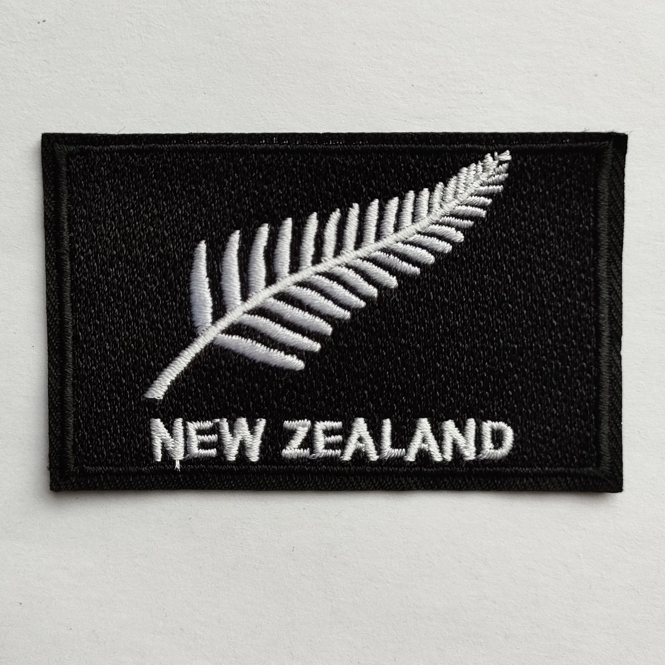 

100x New Zealand Silver Fern Flag Iron on Patch NZ Kiwi Maori Aotearoa (Size≈7.5*4.5cm) Applique thermocollan Encanto ワッペン