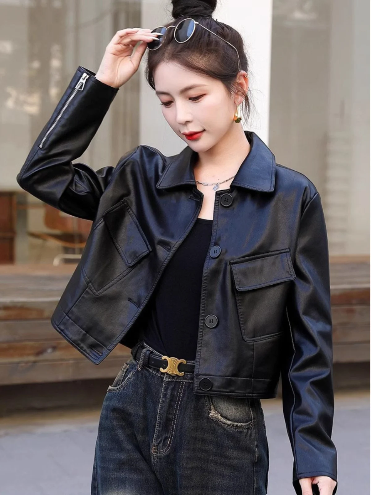 Jaqueta de Couro Feminina Estilo Motoqueiro Moderna com Gola, Leve e Luxuosa, Nova Chegada de Outono, Tamanho Pequeno