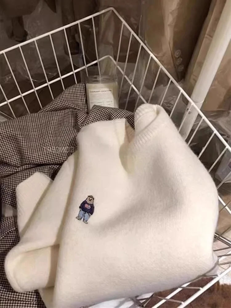 

Мягкий женский свитер круглый вязаный топ с вышивкой медведя, ленивый слэ, осенне-зимний дизайн, удобный корейский свободный крой, длинный...