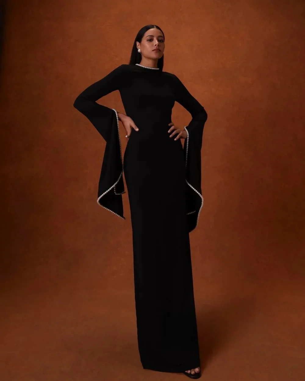 

Black Pearls Long Sleeves Bespoke Occasion Gown Evening Dresses Pastrol Unisex Jersey Retro Dubai Saudi Arabic Prom Customized