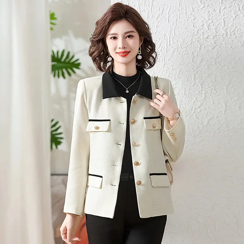 Mom's Autumn Coat 2023 New Mid aged and Elderly Women's Spring and Autumn Small Fragrant Top Foreign and Noble Small Suit Short