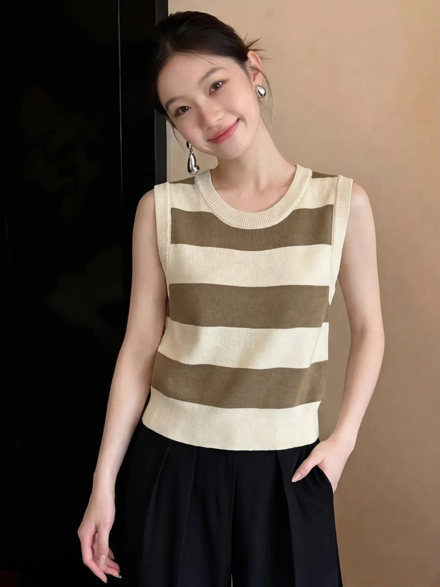 Sweet Color Block Ice Silk Knitted Vest Women Summer Slim Fit Sleeveless Shoulder Padless round Neck City Walk Thin Regular L...