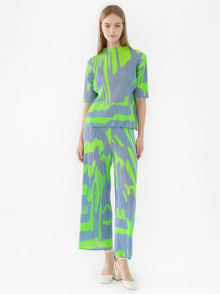 

2025 Summer New Casual Style Geometric Printing Short-sleeved Top Casual Trousers Set Loose and Thin Two-piece Set Trendy