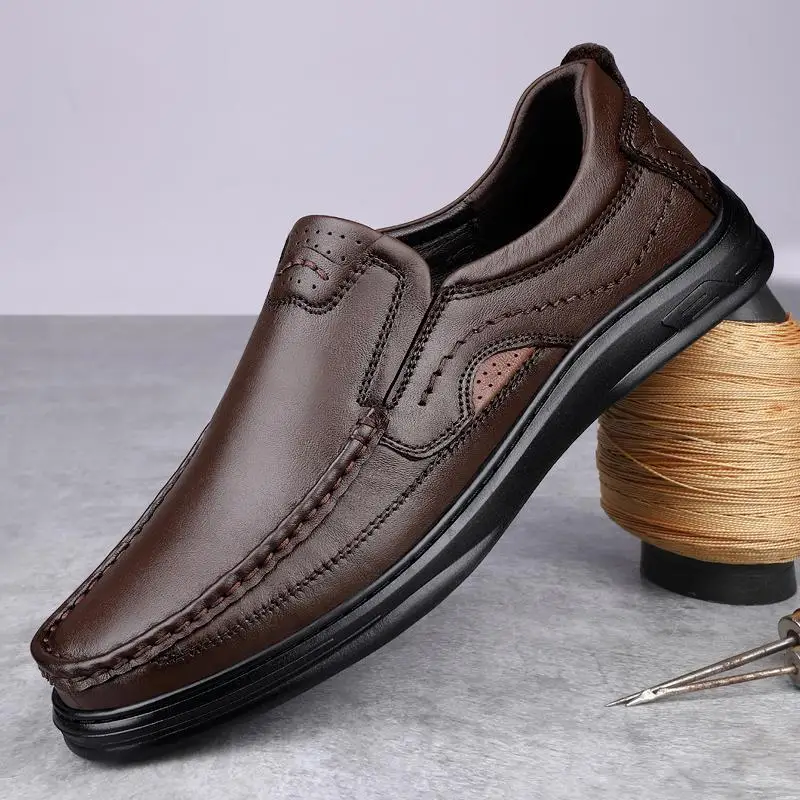 Men's 2025 new business casual leather men's shoes soft leather beef tendon soles moccasin shoes