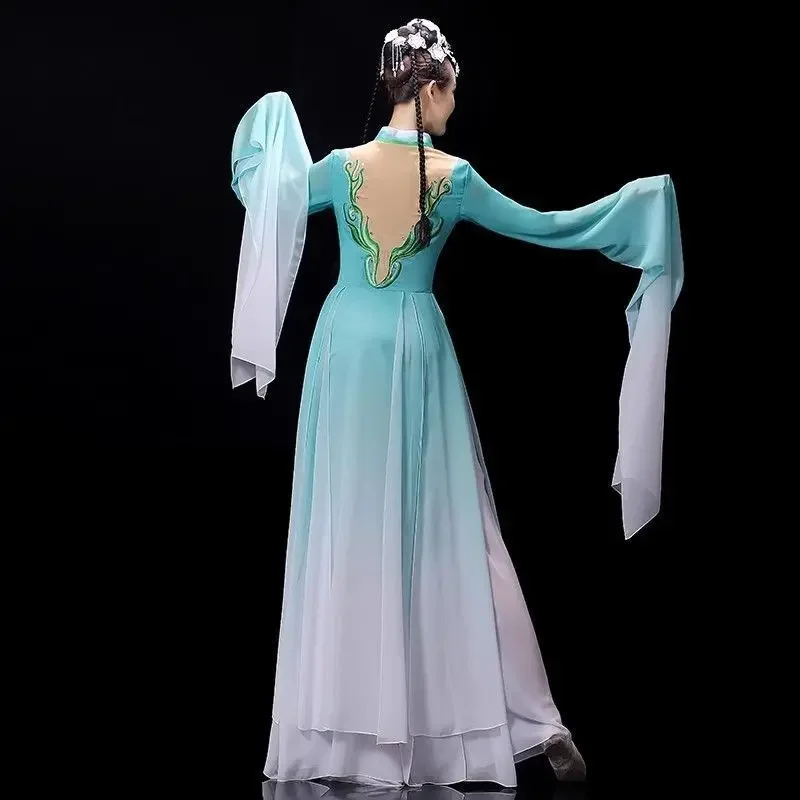 Costumi per spettacoli di danza classica Abito da ballo Hanfu Maniche oscillanti Abito in chiffon Skrit Costume da ballo con maniche ad acqua