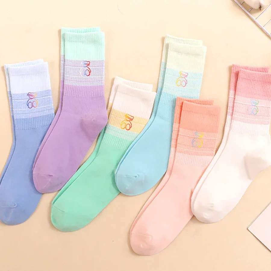 

6 Pairs Sweet Women's Short Sock Set Gradient Color Fashion Letter Versatile Campus Style Girls' Cute Mid Length Sports Sock