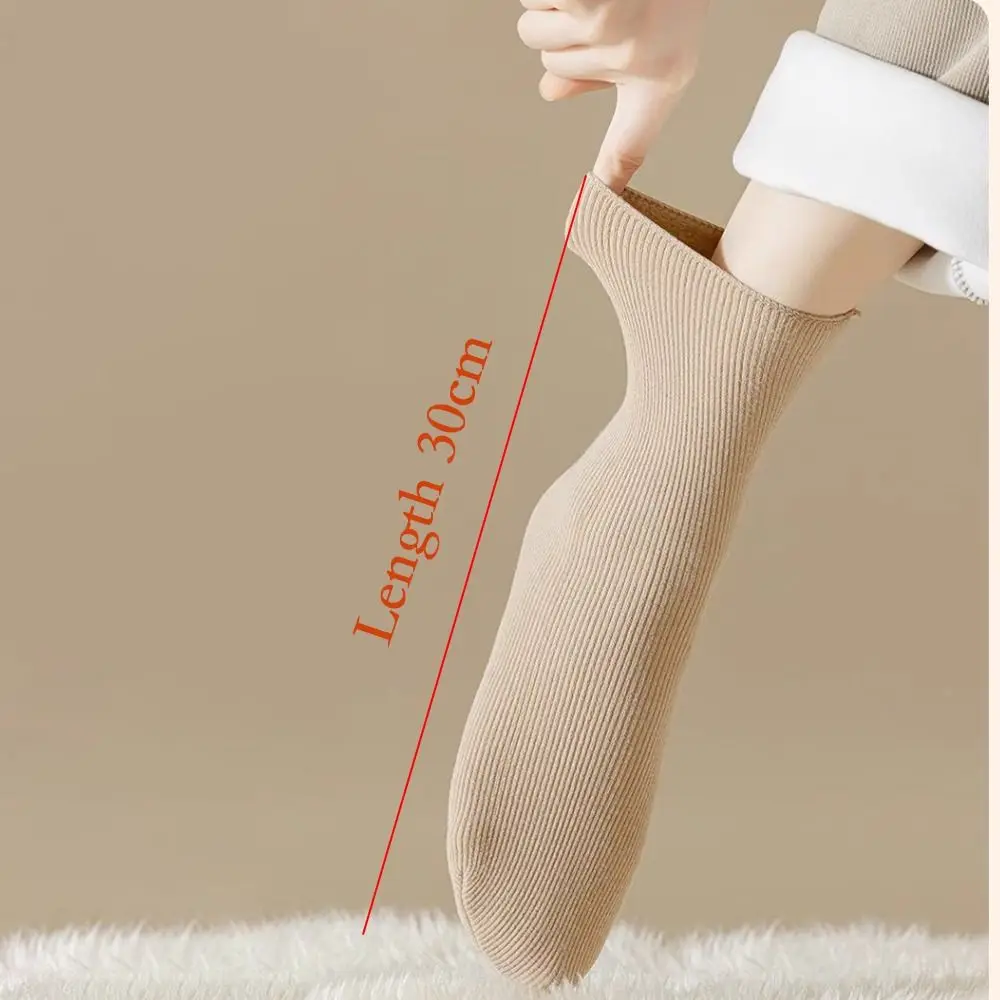 Толстые плюшевые снежные носки средней трубки, бесшовные зимние теплые бархатные чулочно-носочные изделия на полу, теплые мягкие однотонные носки средней длины
